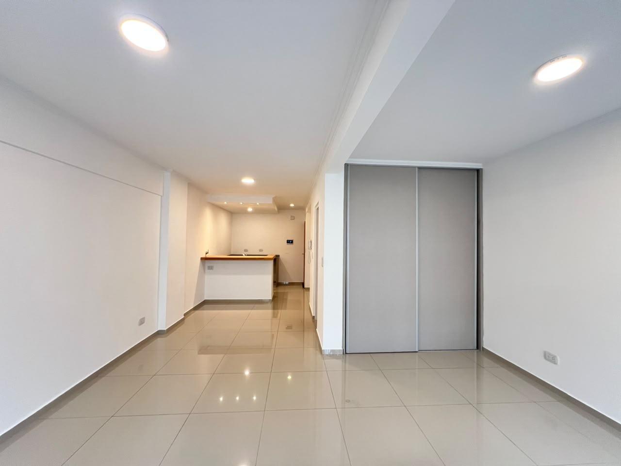Alquiler Departamento Rosario Abasto Monoambiente Planta Baja Nuevo A/C Hospital HPR. — foto 1