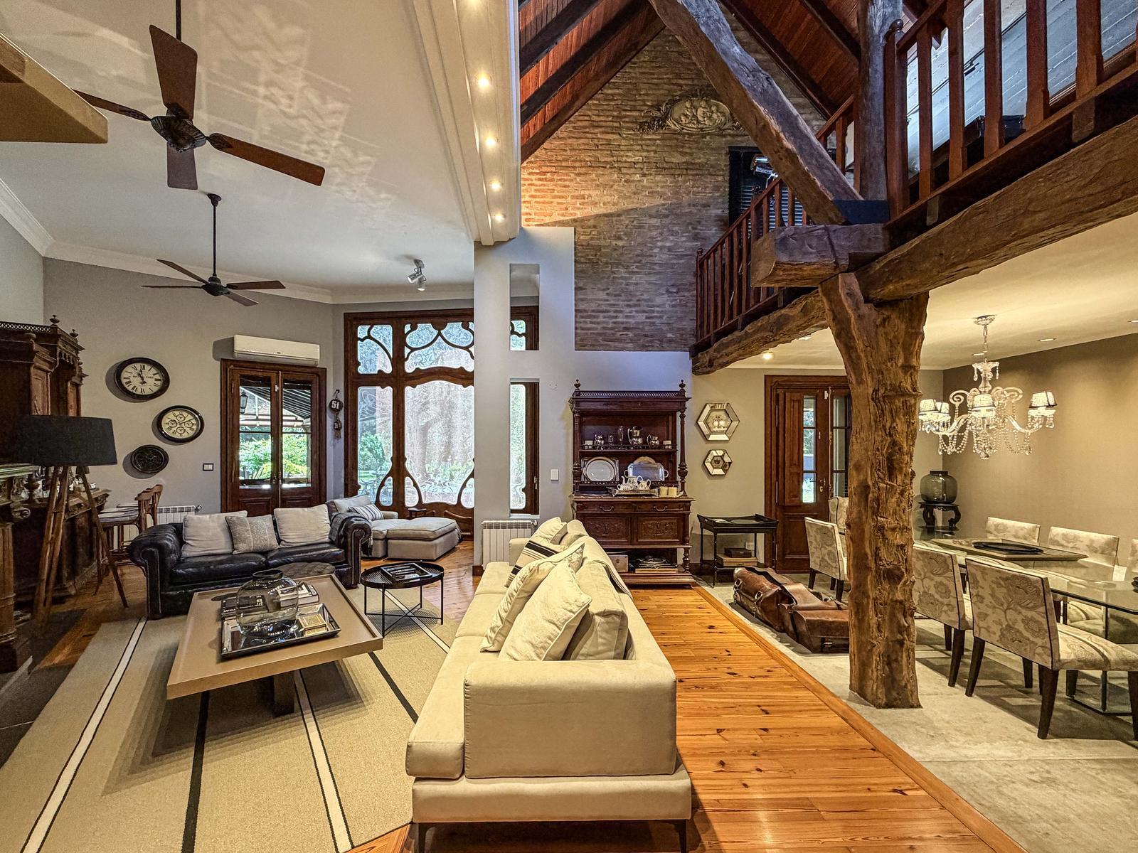 Casa de 4 dormitorios de categoria con pileta y gran jardin en Country Carlos Pellegrini — foto 1