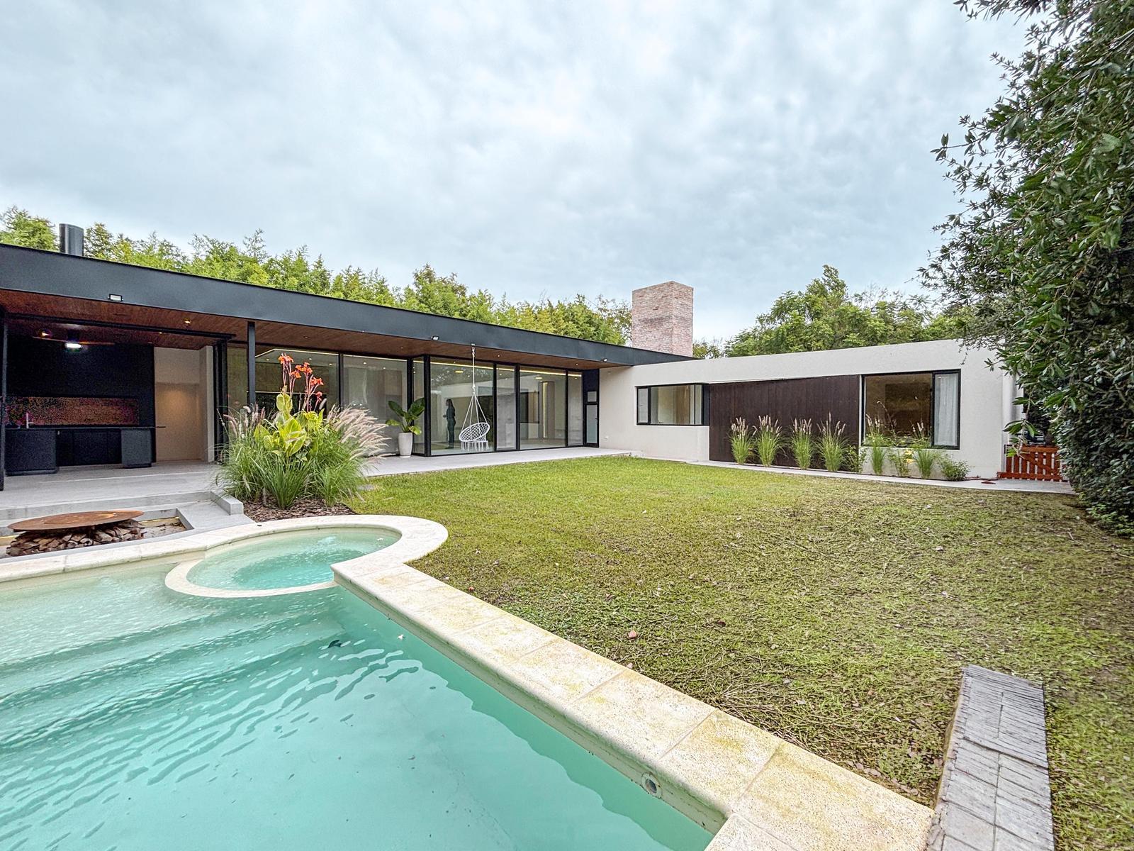 Casa de 3 dormitorios más comodín y pileta a estrenar en La Bahia, Pueblo Esther — foto 1