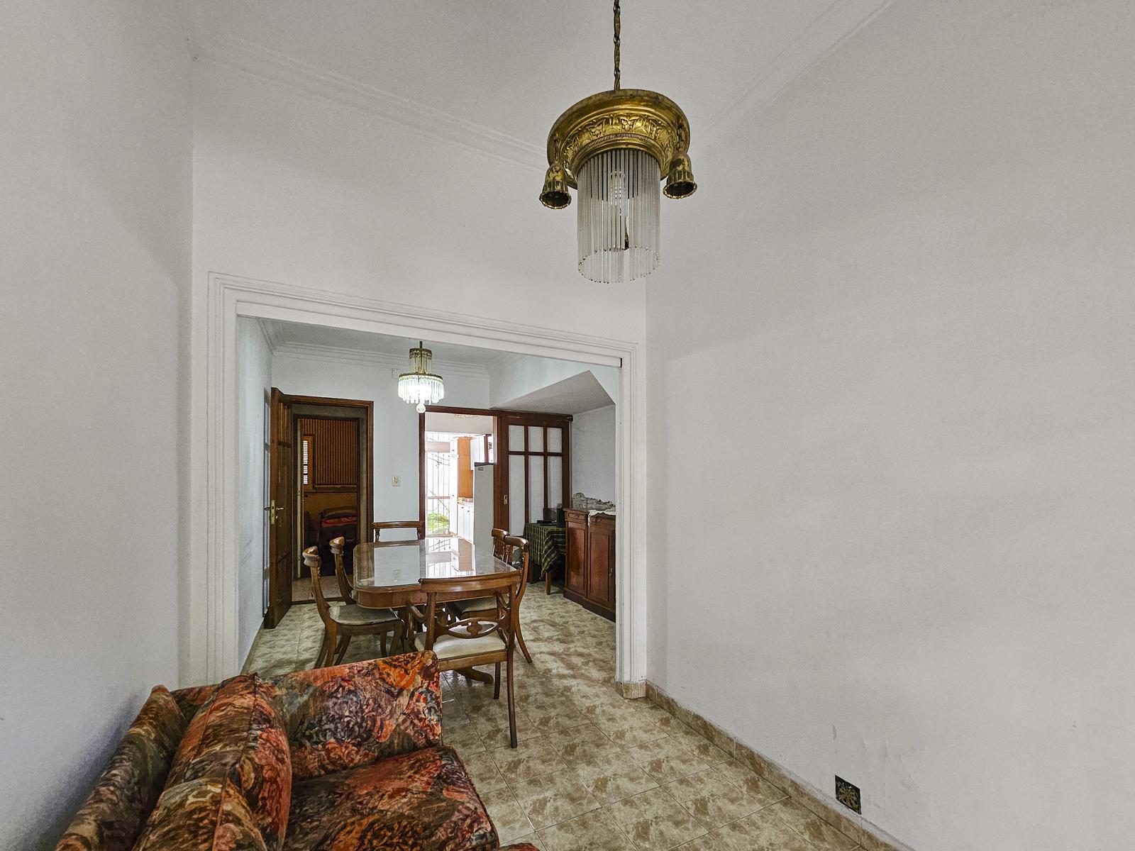 Casa al frente de 2 dormitorios con patio en Pichincha — foto 1