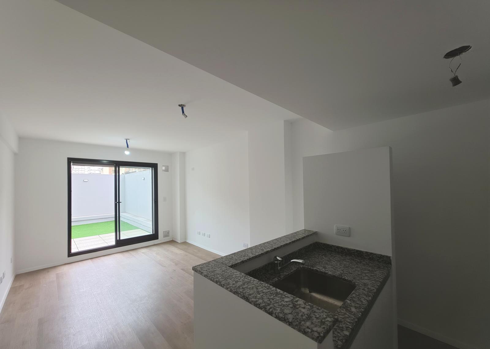 Venta, 1 dormitorio, 1 baño, Patio Exclusivo, Orientación Este, Amenities,  Centro, Rosario — foto 1