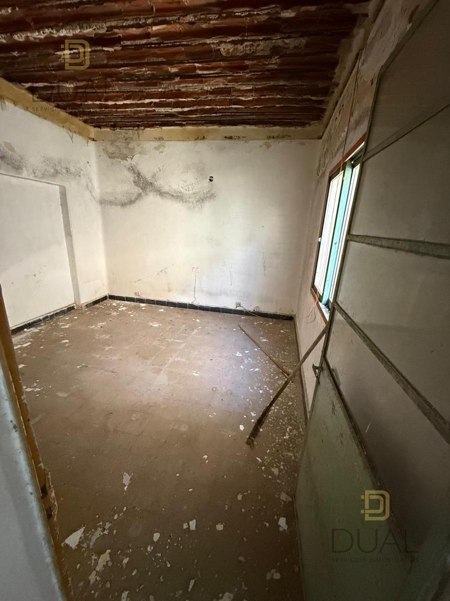 VENTA CASA DE PASILLO ÚNICA A RECICLAR EN PTE QUINTANA 1200 — foto 1