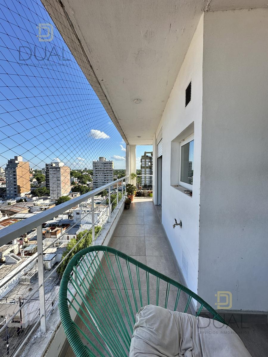 VENTA DEPARTAMENTO PISO EXCLUSIVO DOS DORMITORIOS   COMODÍN CON BALCÓN EN ZONA ABASTO — foto 1
