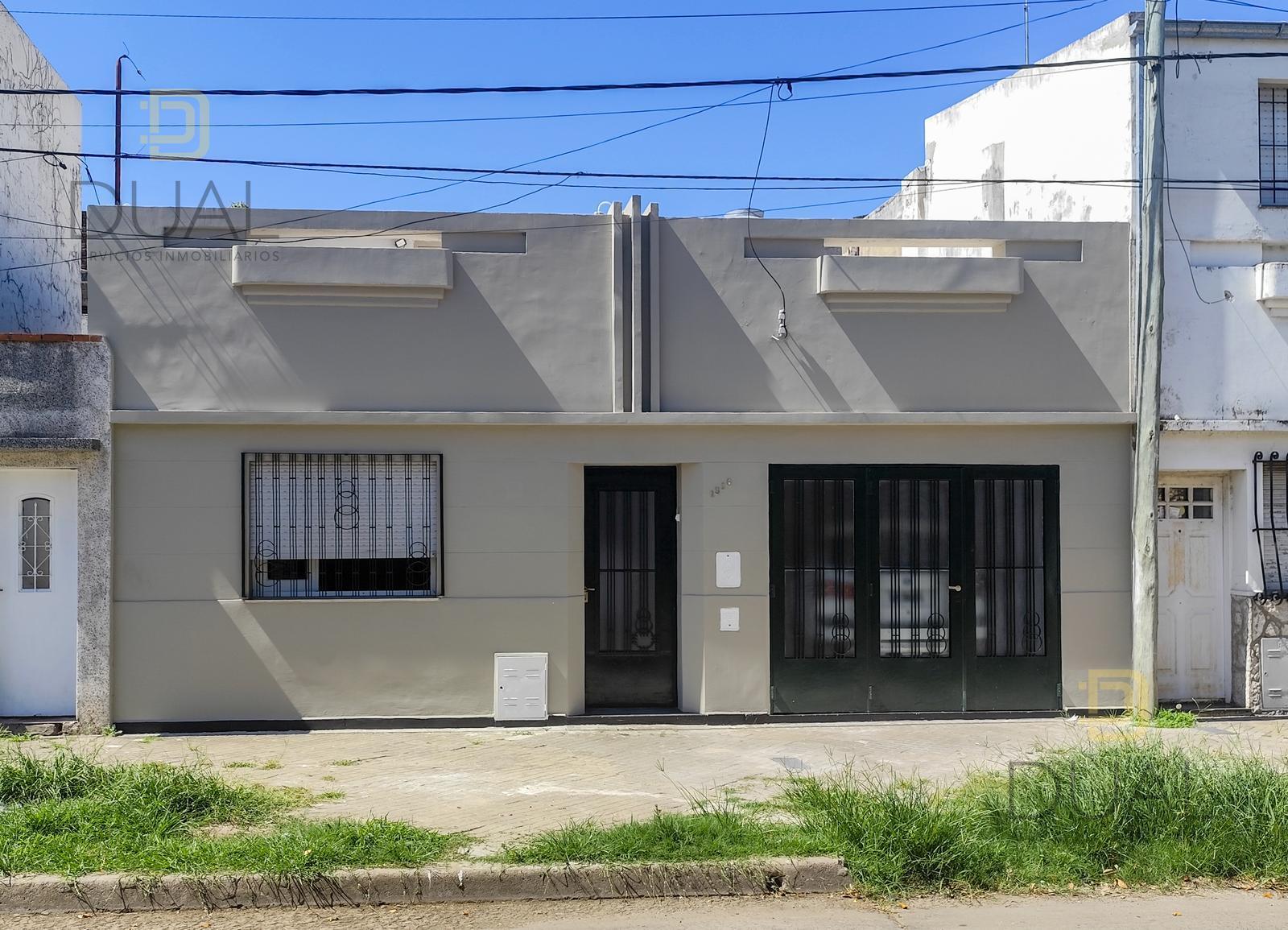 VENTA CASA RECICLADA DE 2 DORMITORIOS CON COCHERA Y PATIO EN ZONA SUR — foto 1