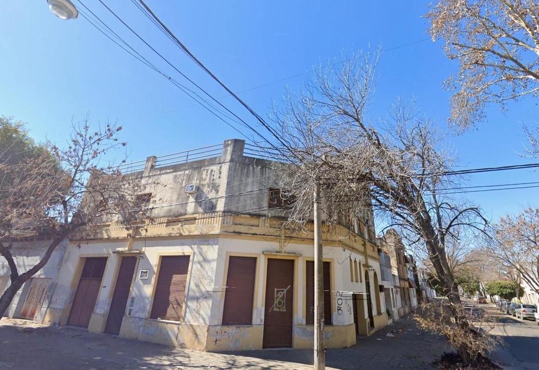 Alquiler o  Venta  Inmueble Comercial multiples niveles ingreso vehicular PERMUTA DIRECTA — foto 1
