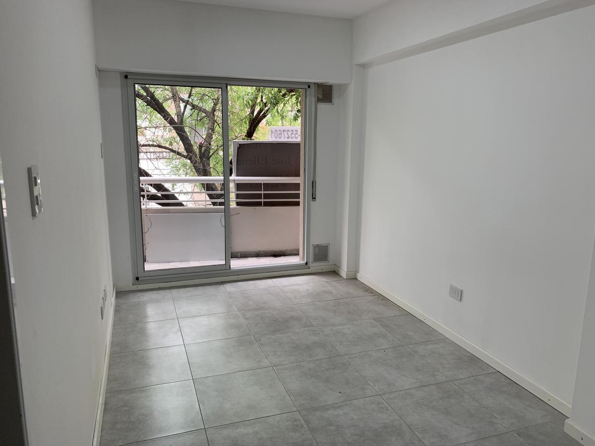 VENTA  DEPARTAMENTO 1 DORMITORIO AL FRENTE  CERRITO 180 ALQUILADO — foto 1
