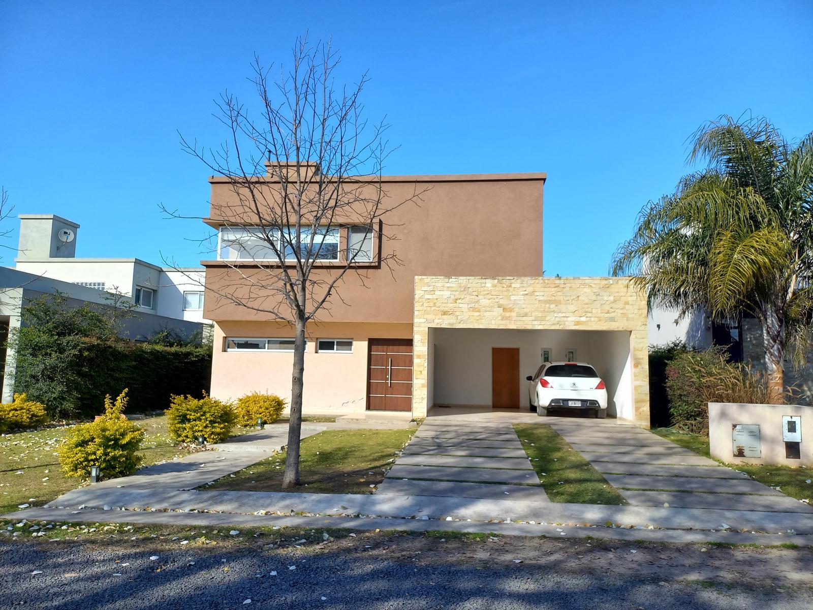 venta casa  Campos de Esther tres dormitorios  permuta — foto 1